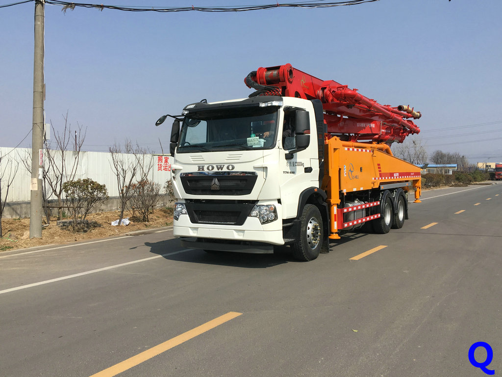 小型混凝土泵車，青島科尼樂混凝土泵車，天泵，