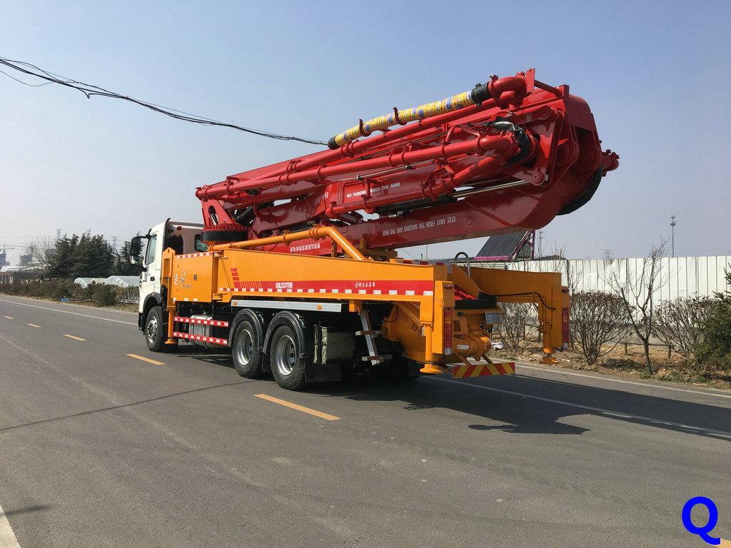 小型混凝土泵車(chē)，天泵，小型泵車(chē)，混凝土泵車(chē)