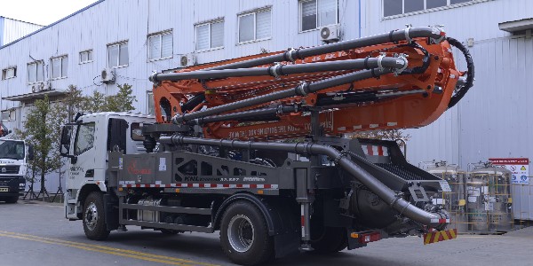 由于機械設(shè)備需求多樣，更多小型泵車針對農(nóng)村市場而展現(xiàn)