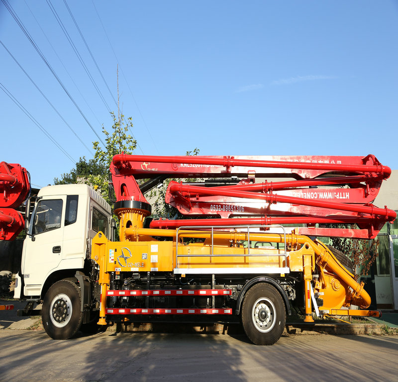 小型混凝土泵車，混凝土泵車，天泵，小型泵車